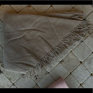 Aritzia half sized scarf